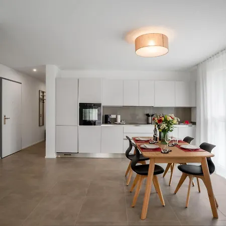 Loctowers A2-8-1 By Interhome * لوكارنو